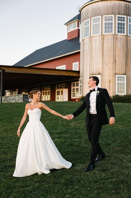 Lakeside wedding ceremony in New Hampshire